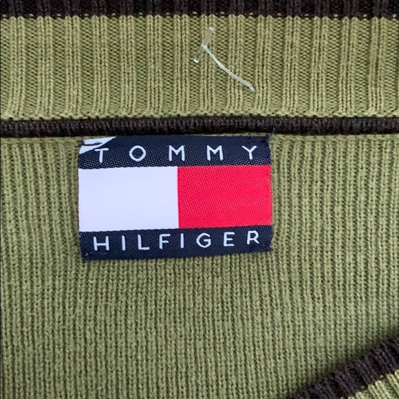 tommy Hilfiger sweater - Picture 2 of 2